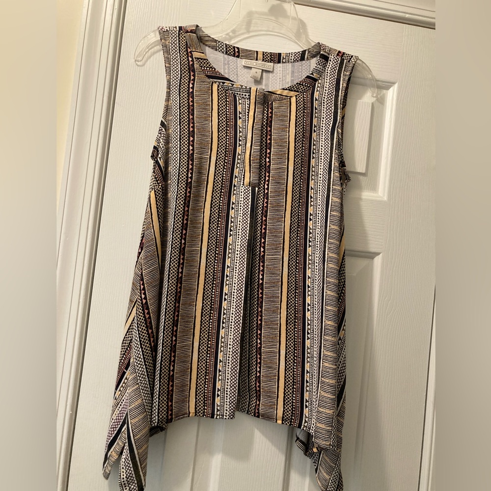 Size Small Dana Buchman longer top with patterned stripes